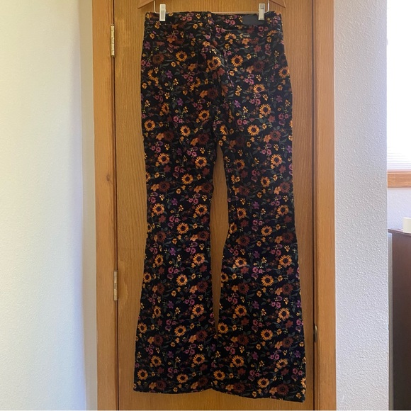 WRANGLER • High Rise Corduroy Fierce Flare - Floral - Size 12 x 34 - Picture 16 of 16